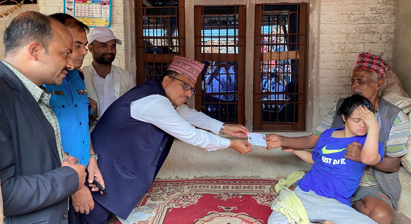 सन्तोषीले घरमै पाइन् नागरिकता